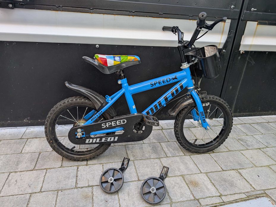 Vând bicicleta copii roti 14 și roti ajutătoare