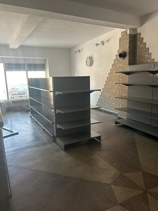 Rafturi de magazin