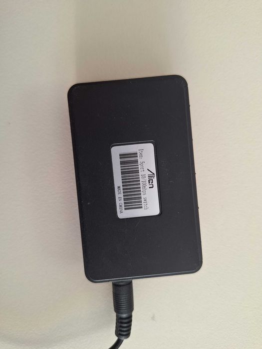 Switch 5 porturi 10/100Mb mini Alien