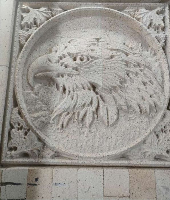 Панно из кирпича, гранита и мрамора