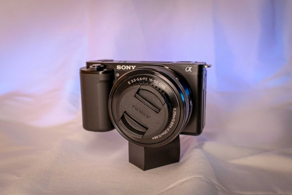 Продавам камера Sony ZV-E10 в ГАРАНЦИЯ + аксесоари