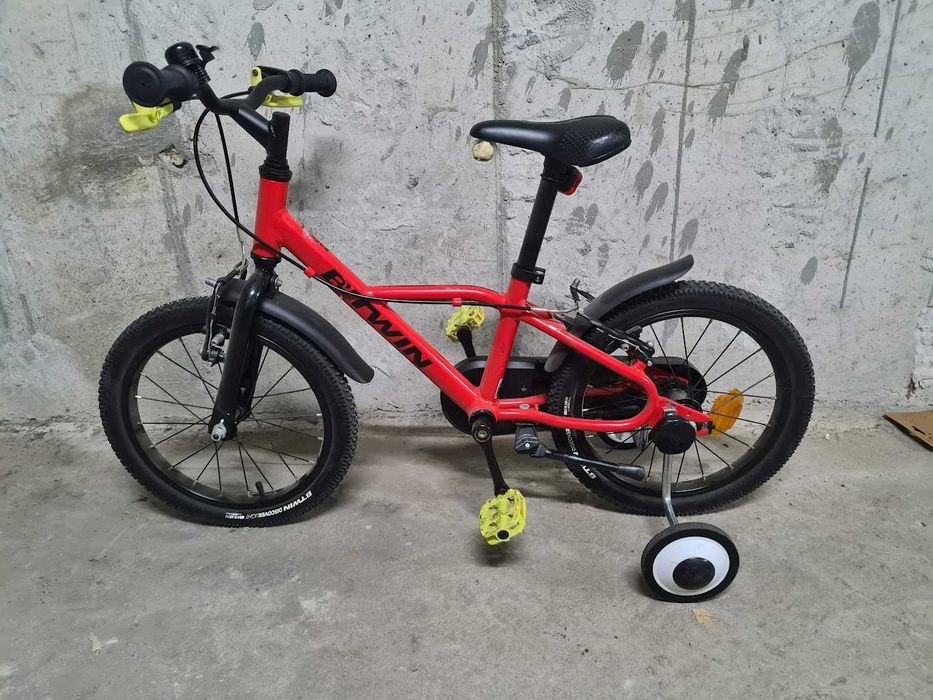 Bicicletă copii 4-6 ani + accesorii + bonus trotineta