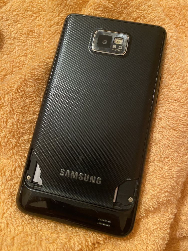 Смартфон Samsung GT-i9100 Galaxy S II
