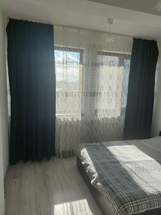 Închiriez apartament