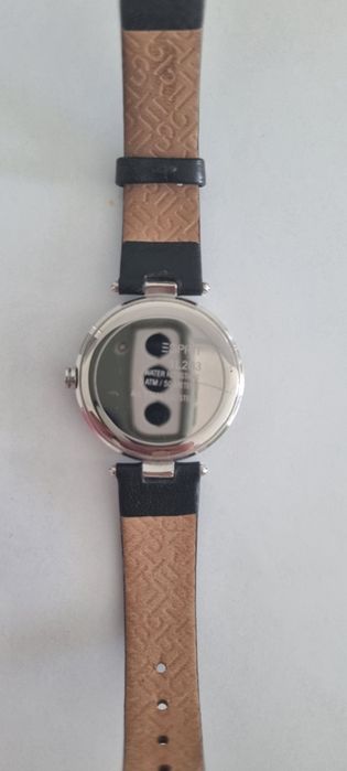 Esprit Овален часовник с кожена каишка