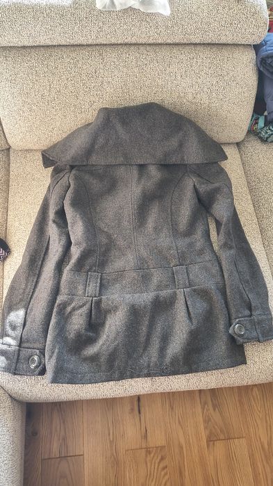 Дамски шалове и дамско палто