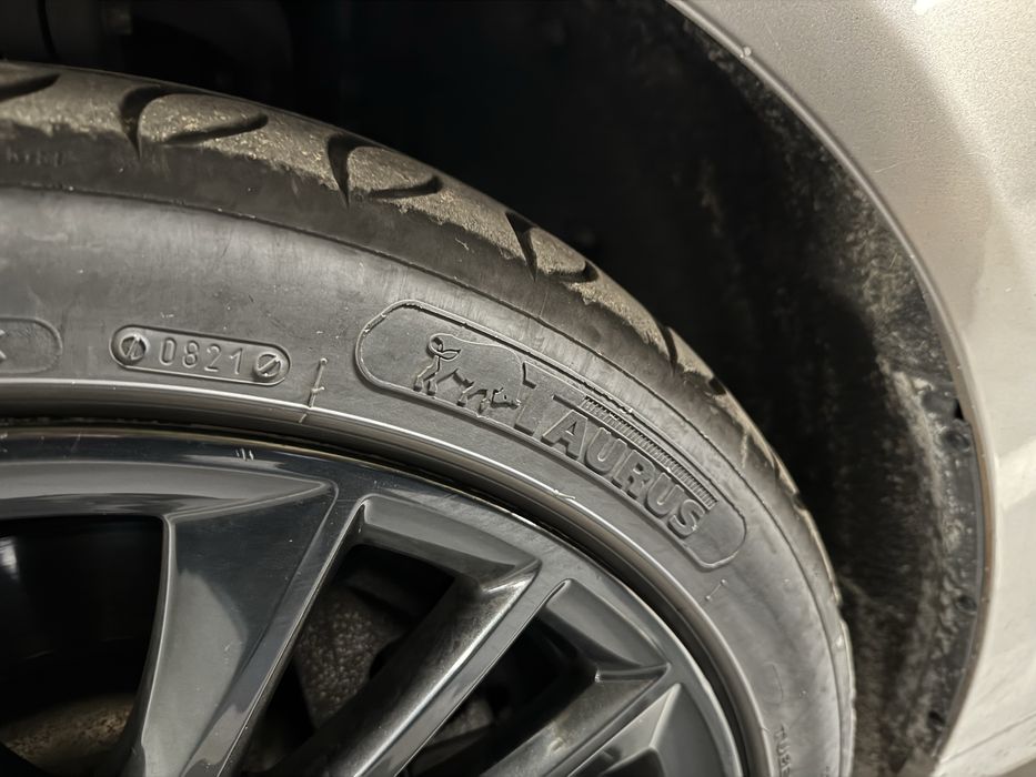 Jante BMW F10/F13/F12/F06 in 2 latimi, 245/40/R19 & 275/35/R19 de vara