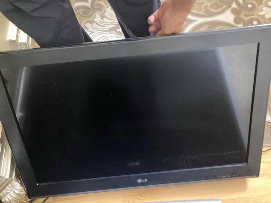 2 ta tv sotiladi led uhd va hd sotiladi