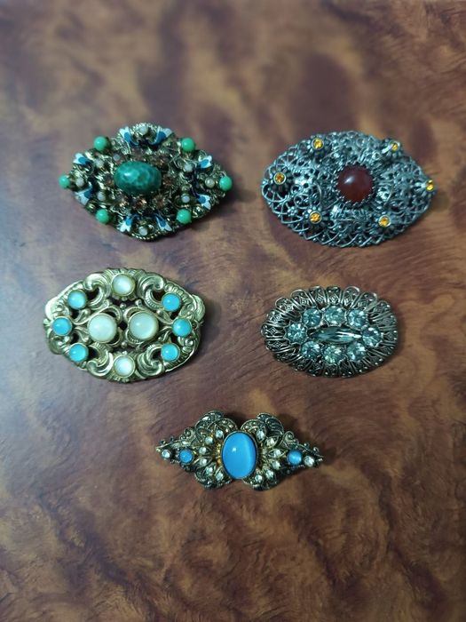 Чешские брошки пять штук