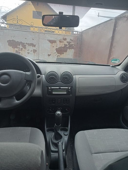 Dacia Sandero recent adusa