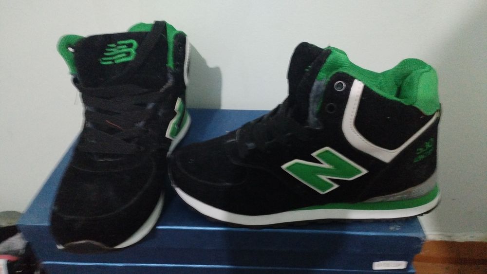 Кроссовки на меху. new balance.