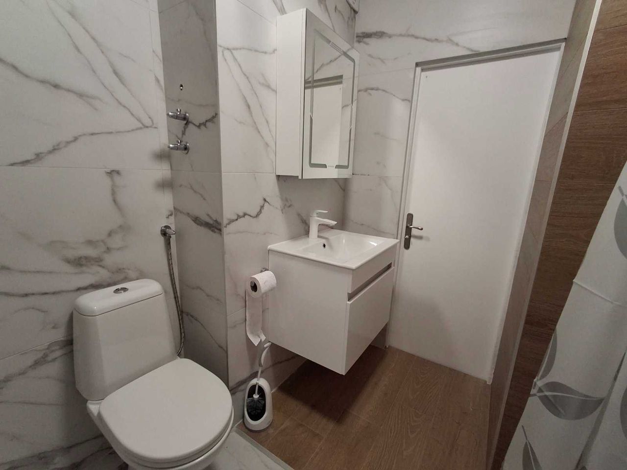 Дава се под наем Тристаен апартамент в София, Разсадника - 75 кв.м за 714 € - Снимка #12
