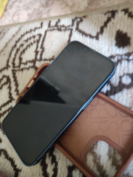 Айфон 13    128g  .