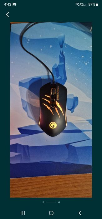 Vand PC cu tastatura, maus, și monitor