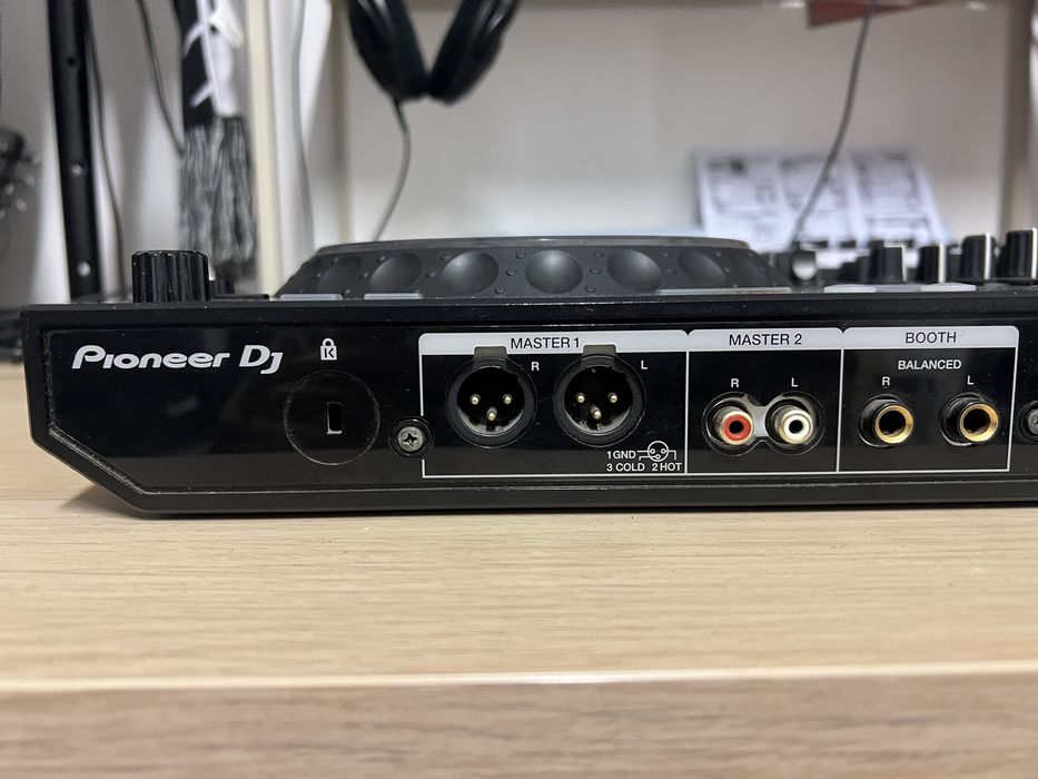 Pioneer DDJ1000 с Pioneer чанта