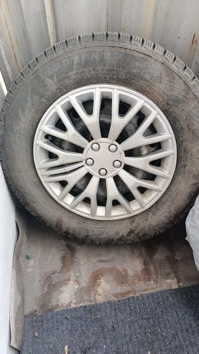 Зимние шины продам