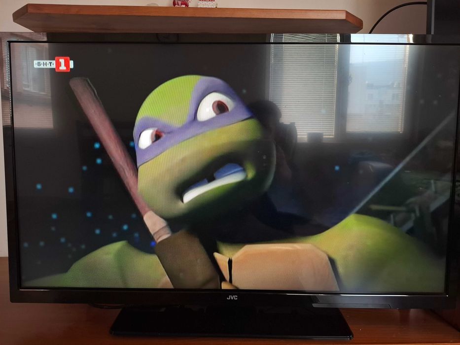 Телевизор JVC 32 инча