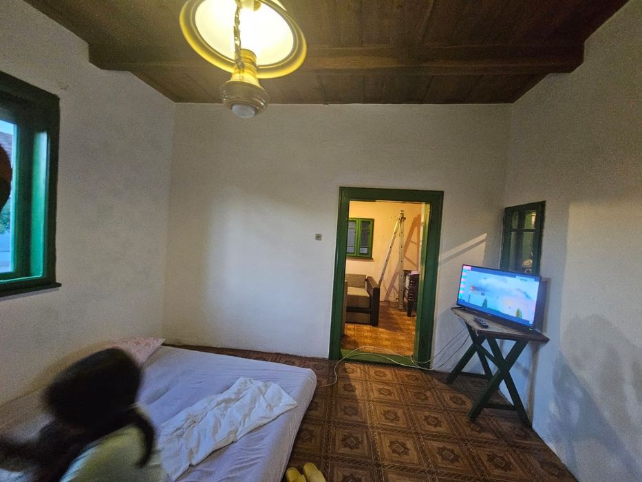 Dau casă  la schimb  cu un ap. 1 sau 2 camere în Oradea sau Cluj-Napoc