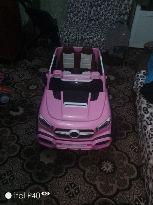 Детская электро машина в отличном состоянии