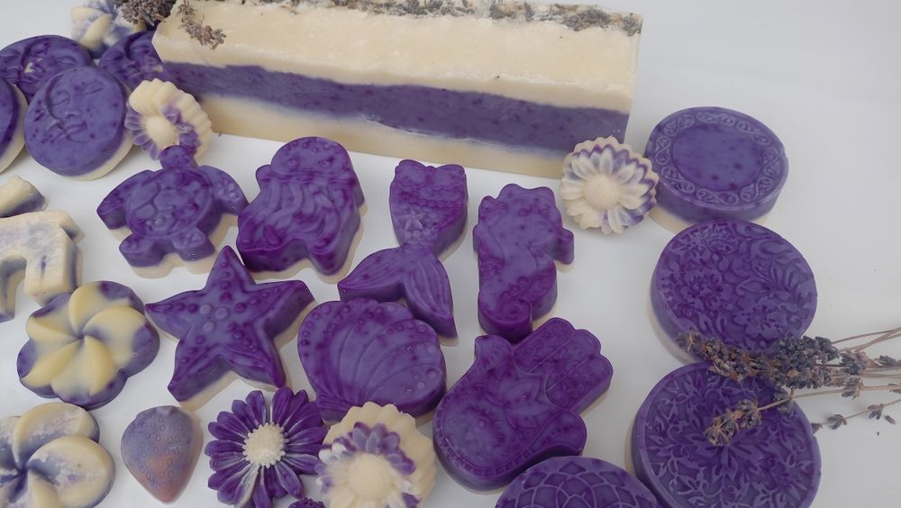 Săpun exfoliant 100% natural cu Lavandă, Sare de Himalaya și violet de