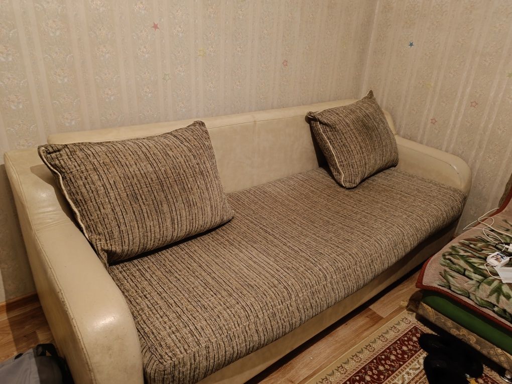 Старый диван (⁠•⁠‿⁠•⁠)