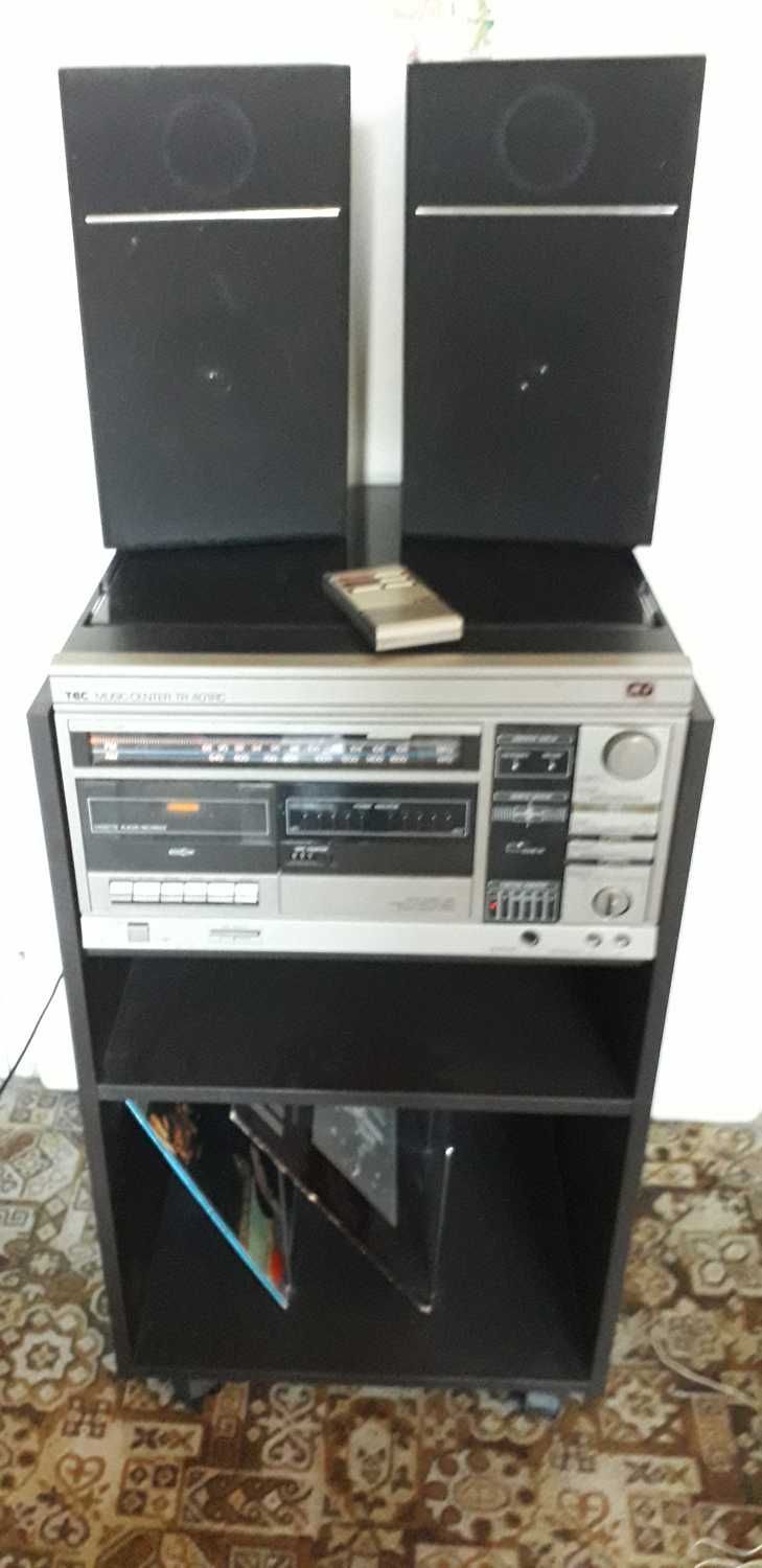Музикален шкаф TEC MUSIC-CENTER TR 401RC