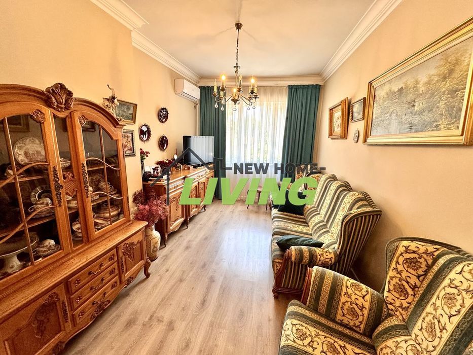 Продава се Тристаен апартамент в Пловдив, Кършияка - 100 кв.м за 2200 €/кв.м - Снимка #1