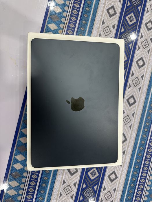 Macbook 13inch m4 16 gb 512 gb и magic mouse