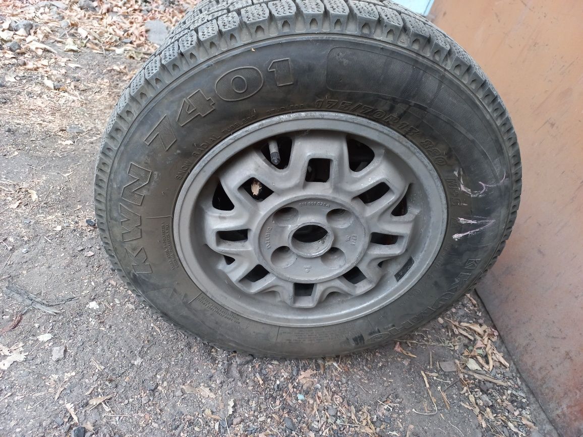 Зимняя резина на дисках kumho 175/70 r13