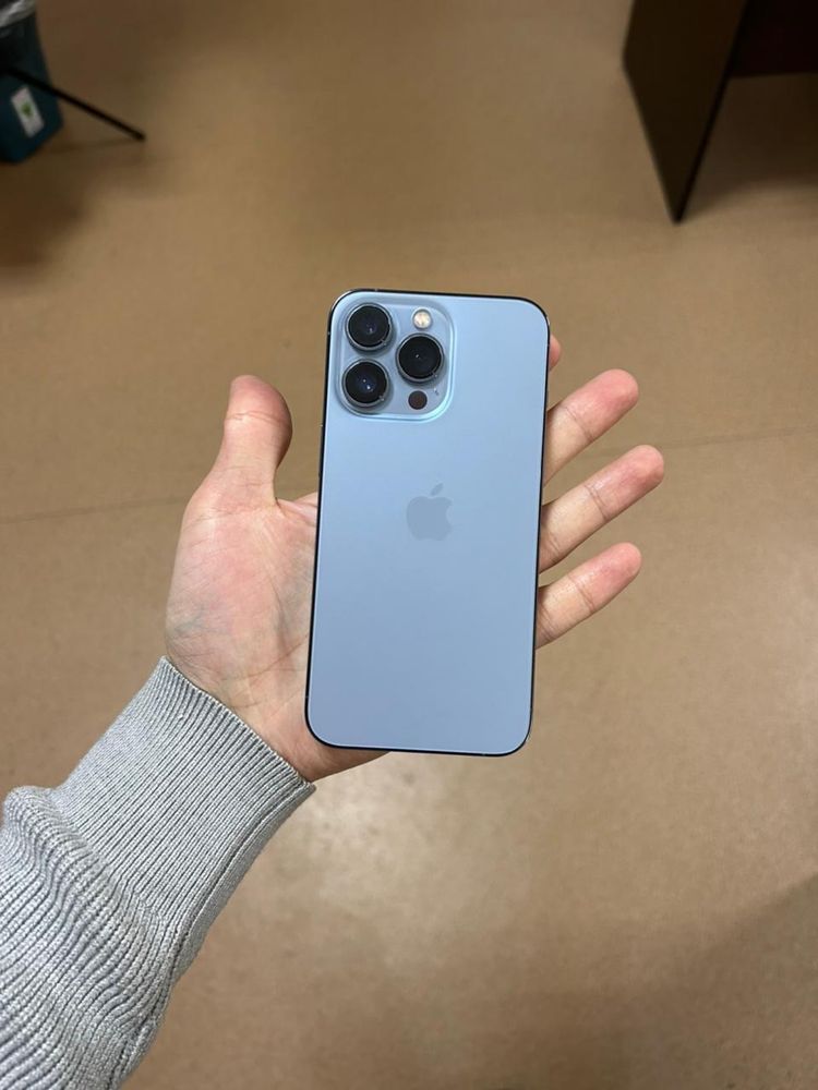 Продам Iphone 13 Pro (256GB)