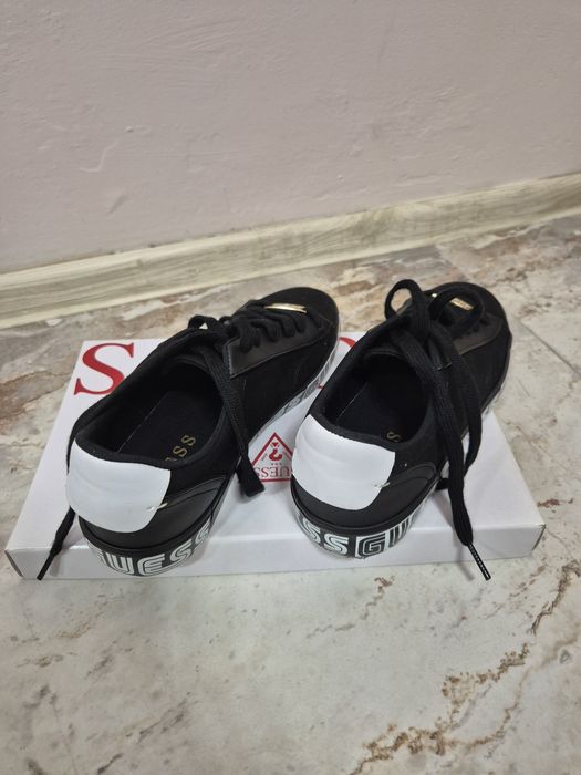 Обувки, сникърси Guess 38номер нови