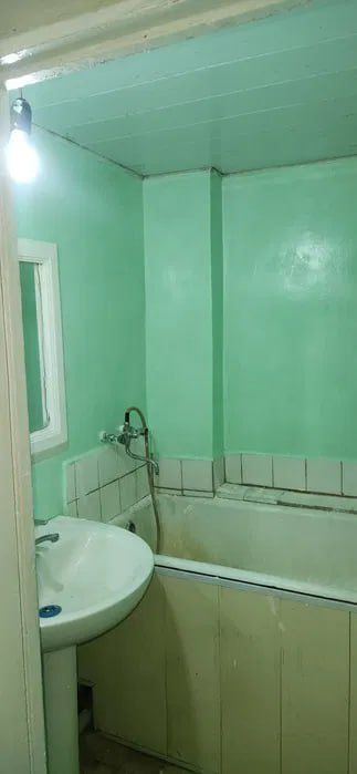 Срочно продаётся квартира Юнусабад Бодомзор 2 ком 1 этаж(Бивший общеж)