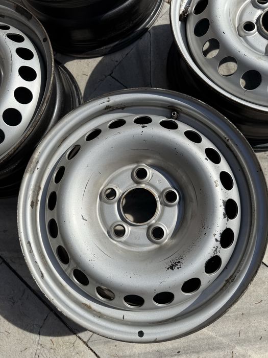 Продавам 4 бр VW ламаринени джанти 16 цола