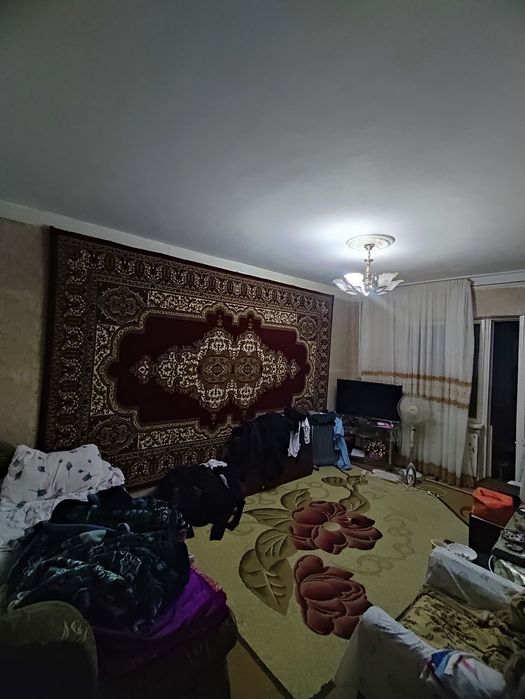 Уй срочна сотилади!!! Уйдаги хамма нарсалар колади Нархидан утиб бери