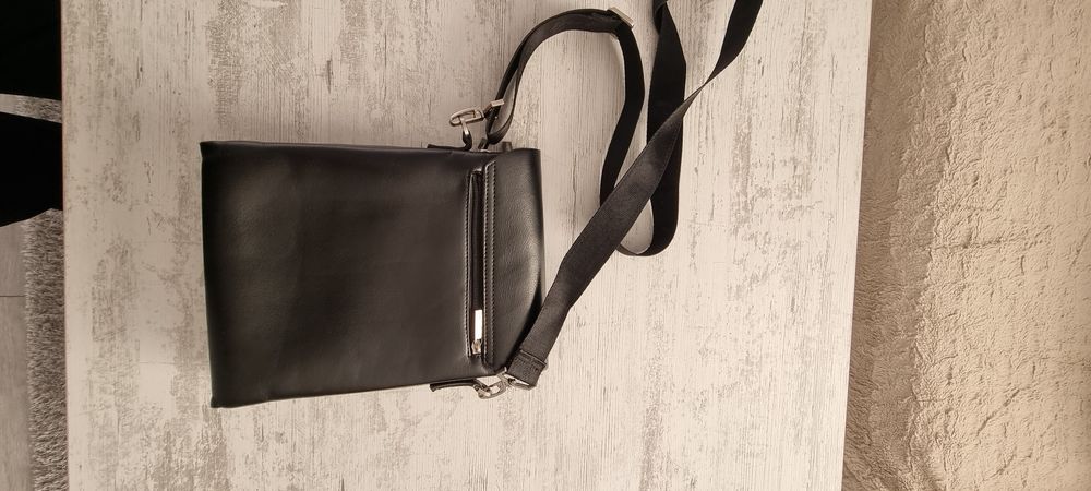 Мъжка кожена чантичка!