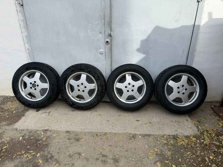 Продам комплект зимних колес r17