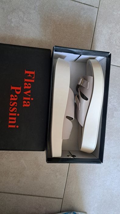 Saboti din piele pentru dama