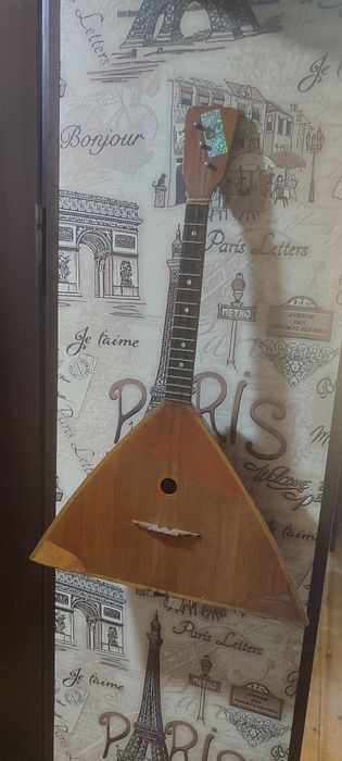 Балалайка продам