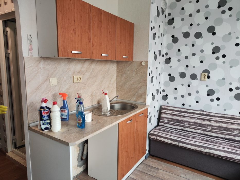 Гарсониера под наем Деленките