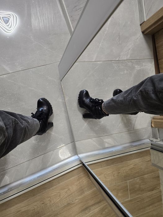 Дамски кожени боти