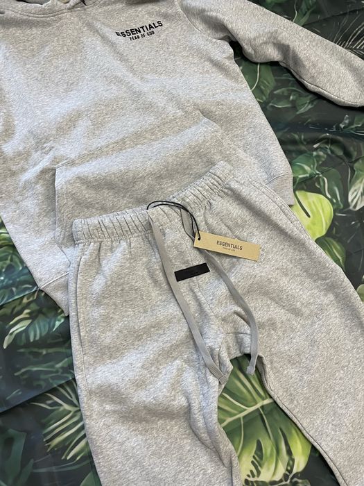 Trening ESSENTIALS Gri !! Editie Limitata !!