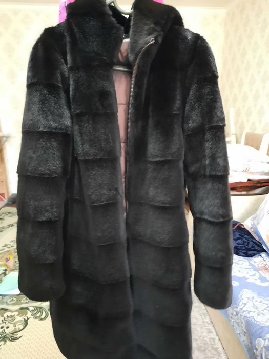 Шуба очень в отличном состоянии  48,50размера