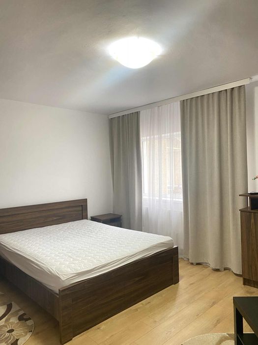 Inchiriez Garsoniera - Zona Piață