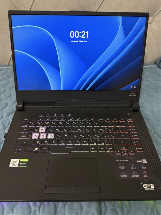 Asus ROG Strix G512LU — игровой ноутбук в хорошем состоянии!
