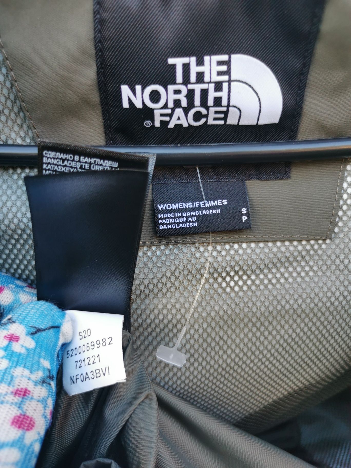 Geacă outdoor nouă The North Face Hikesteller S damă