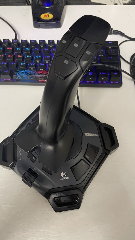 Джостик logitech attack 3