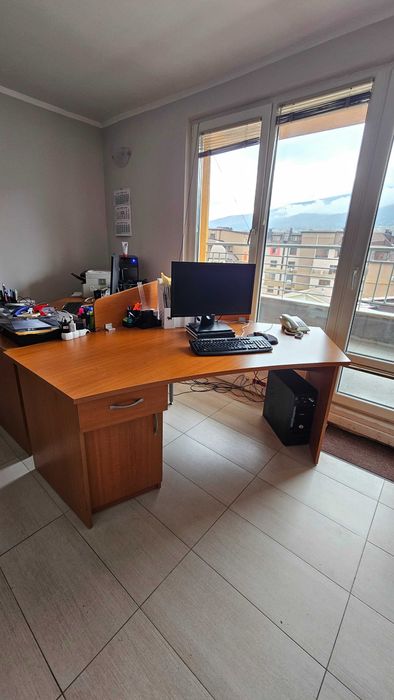 Офис шкаф с врати 800х400х200, кафяв и ъглово бюро кафяво