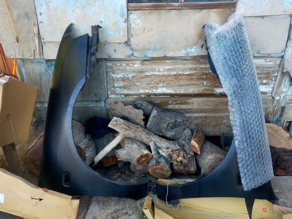 Крыло Левое,Правое Nissan Primera p10