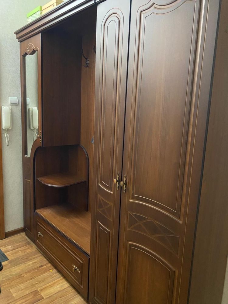 Продам шкаф для прихожей