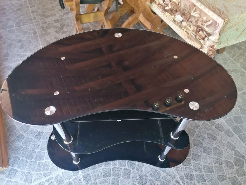 Vând birou de sticla și scaun reglabil